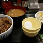 なか卯 - 和風牛丼 並盛 豚汁サラダセット ＋卵