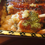 魚栄 - うな重大串に山椒ふりかけ喰らう