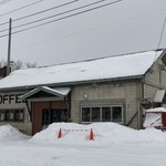 ウェンズディ カフェ&ベイク - 冬の外観