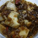 中華惣菜 みやざわ - 奥深い味がする、辛～い、麻婆豆腐ですよ。 ひき肉がいい味しているんですよね。