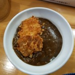 斗香庵 HIGASHI - カツカレー(390円)です。