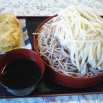 手打うどん・そば　四季 - 合い盛り(さつまいも天付き)  (税込700円)