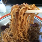 Imahamadananonaidagashiya - 「焼きそば」麺リフト。量的には余り多くはなく、小盛クラスの分量は、帰宅後の夕飯に影響しない