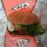 A&W - Ａ＆Ｗバーガー（６５０円）