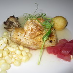 Azure Restaurant - ｢クリスピースキン･ピア38港からの魚｣のアップ