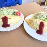 カフェレストランパセリ - Wオムライス 壮観です。