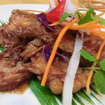 ロムアロイ - 「軟骨付き豚バラ肉の煮込み」：柔らかく煮込んだ軟骨は、「コリッ」と「サクッ」の“良い所どり”♪