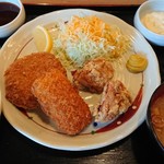 Tori Yoshi Shouten - ミックスフライ定食。