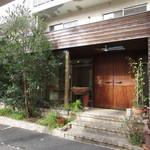 玄斎 - お店が入っている建物の外観