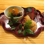 玄斎 - ちぢみほうれん草とイカのシメジのお浸し サバの棒寿司 川津海老の唐揚げ