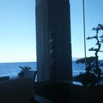 食べるお宿 浜の湯 - ロビーから臨む海も素敵です。