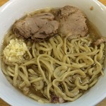 ラーメン二郎 - ラーメン 750円　麺半分・ヤサイ抜き・ニンニクで