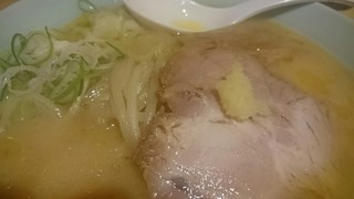 札幌ラーメン ジャンバタ - 生姜トッピングが今の札幌ラーメンのトレンド？