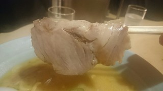 札幌ラーメン ジャンバタ - ホロっと崩れるロース肉チャーシュー