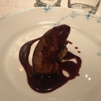 グリルうかい 丸の内店 - フォアグラと洋梨のパイ仕立て