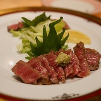 ステーキハウス キッチンリボン - 牛フィレ肉のたたき　卵で頂く