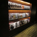 Plaza Premium Lounge - マガジンラック