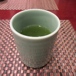 照寿司 - お茶をいただきながら