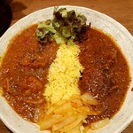 SPICY CURRY 魯珈 - 二種のカレー（限定カレー 骨付きマトンカラヒ＋魯珈チキンカレー）