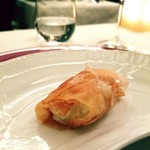 多田昌豊さんのペルシュウに、ココットで炊いた、炊き立てのご飯をくるんで