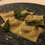 カーサ・デル・チーボ - ほろほろ鳥とフォアグラのラビオリ