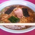 ラーメンショップ　青梅 - 中ラーメン箸の位置を変えて