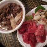 魚仁 - マグロほほ肉煮込み500円＋刺身500円