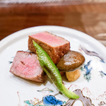 豪龍久保 - 鹿児島産牛フィレ備長炭焼き、大黒しめじと万願寺唐辛子