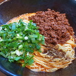 汁なし担々麺 階杉 - 麺2玉は特盛扱い