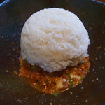 汁なし担々麺 階杉 - 白飯を乗せて･･･