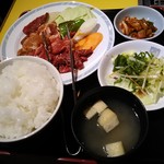 朝鮮飯店 - ミックスランチ 960円