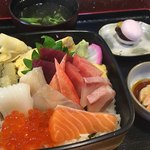 鯛八鮨 - ランチ（海鮮丼）　１０８０円　(2017/12) 