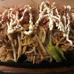 Momoyaki Sumiyaki Ryuujin - ソース焼きそば