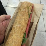 class'croute  - バゲットサンド 何やらペーストっぽいモノとサラダ