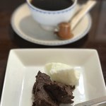 カフェ ダイニングアンドバー しぇりる - ケーキとアイスクリーム
