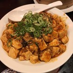 芙蓉麻婆麺 - 麻婆丼(辛さ控えめ)