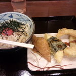 丸亀製麺 - 釜玉明太うどんと天ぷら