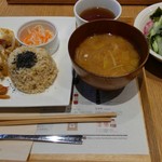 リマ - 日替わりランチ　1000円
この日はベジミートの生姜焼き･なます･キノコのお味噌汁でした。ドリンクバーとサラダバー付き！