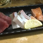 立呑み きむらや - 刺身盛り合わせ
