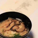 柳生の庄 - 朝食の一例：しいたけにゅう麺