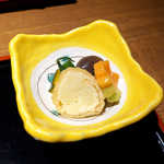 庭園茶寮 みな美(皆美館) - 炊合せも上品で美味しい。奥に隠れたさつまいもが、特に甘い！