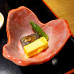 庭園茶寮 みな美(皆美館) - こんにゃくにはナッツ入りの味噌を合わせ、香ばしさを演出