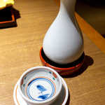 Teien Saryou Minami - 熱燗「國輝」（￥767）。この宿のすぐ隣にある酒蔵。口の中で甘味が柔らかく広がる