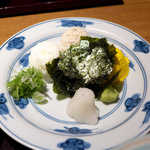 庭園茶寮 みな美(皆美館) - 手前から時計回りに、大根おろし・ねぎ・茹で卵白・鯛ほぐし身・茹で卵黄・わさび・海苔