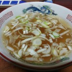 中華そば 新華 - やきめしのスープ