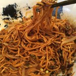 中国料理 川菜味 - 混ぜた後、麺リフト
