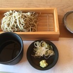 呑珠庵 - 生粉打ち(十割)、岩塩、蕎麦つゆ、薬味