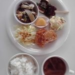 カフェ＆雑貨 くるり - れんこんのはさみ揚げ・ポテトサラダ・絹さやと油揚げの卵とじ・豆腐こんにゃく田楽・ご飯・味噌汁