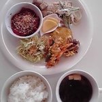 カフェ＆雑貨 くるり - 春野菜のてんぷら・なすミートソースグラタン・ささみマヨネーズ和え・里芋煮・ご飯・味噌汁