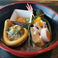 熊魚菴 たん熊北店 東京ドームホテル店 - 前菜。会席の前菜は見た目だけの店も多いけれど、ここは美味しく楽しめます。